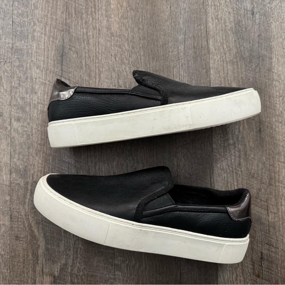 UGGS Slip-On Sneakers with White Soles silver back tab